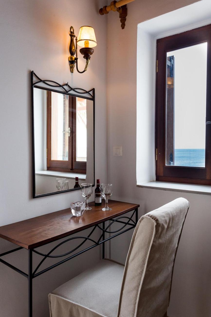 Pleiades Seaside Residences In Mani Agios Nikolaos  Rum bild